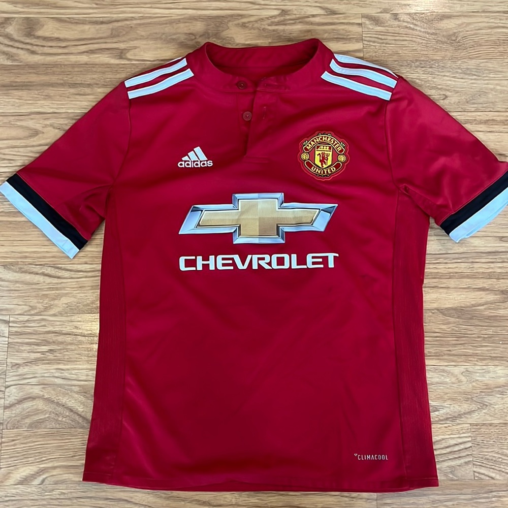 Manchester Untied Adidas Jersey Size Medium  11 / 12 years